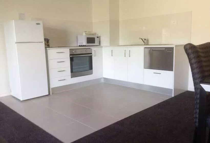 هتل Best Western Geelong Motor Inn & Serviced Apartments