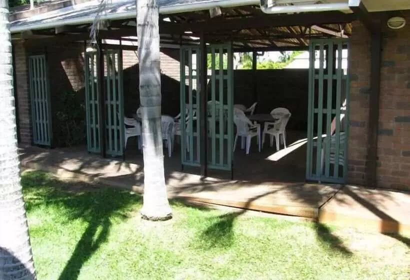 Отель Cattleman's Rest Motor Inn