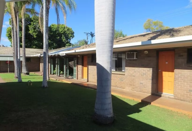 Отель Cattleman's Rest Motor Inn