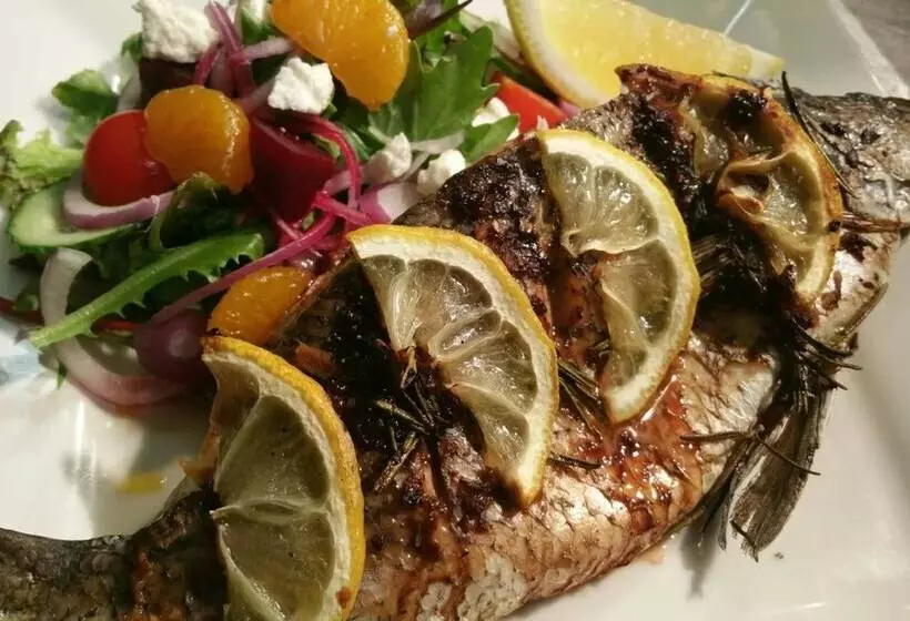 Отель Cattleman's Rest Motor Inn