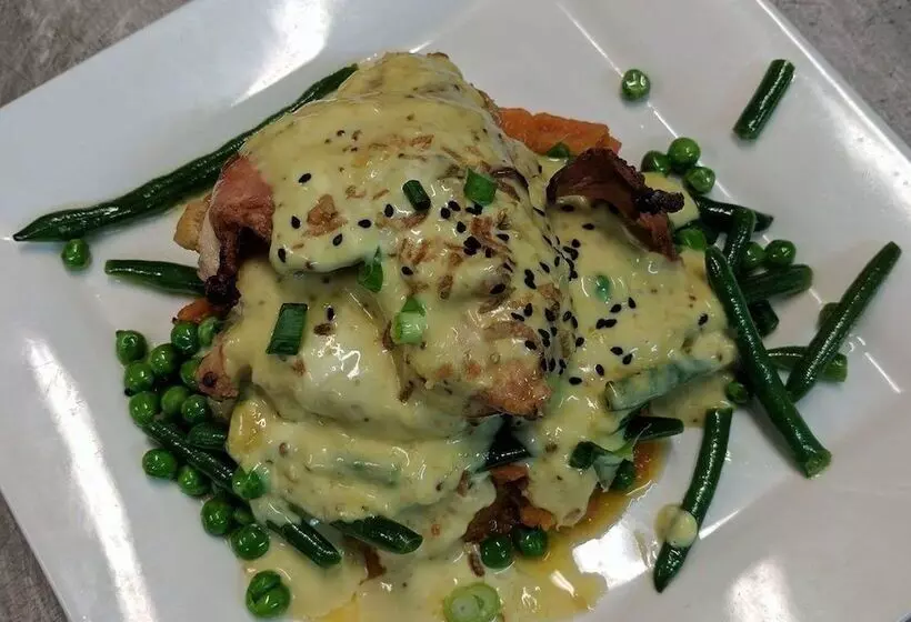 Отель Cattleman's Rest Motor Inn