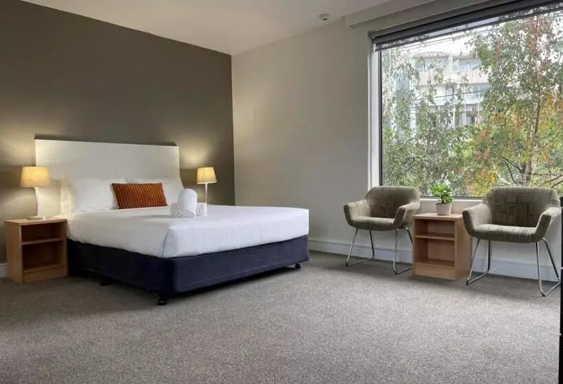 Cosmopolitan Hotel And Apartments