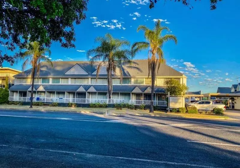 Отель Dalby Manor Motor Inn