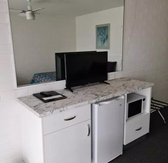 Отель Dalby Manor Motor Inn