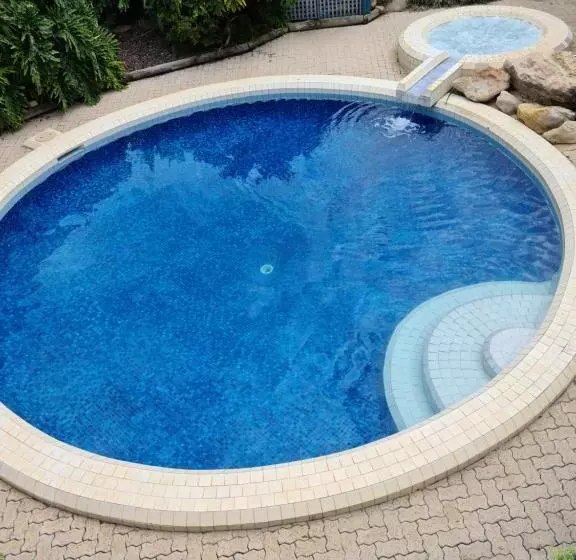 Отель Dalby Manor Motor Inn