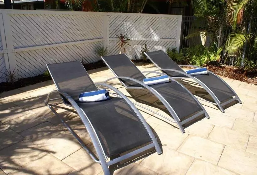 Hotel Darwin Poinciana Inn