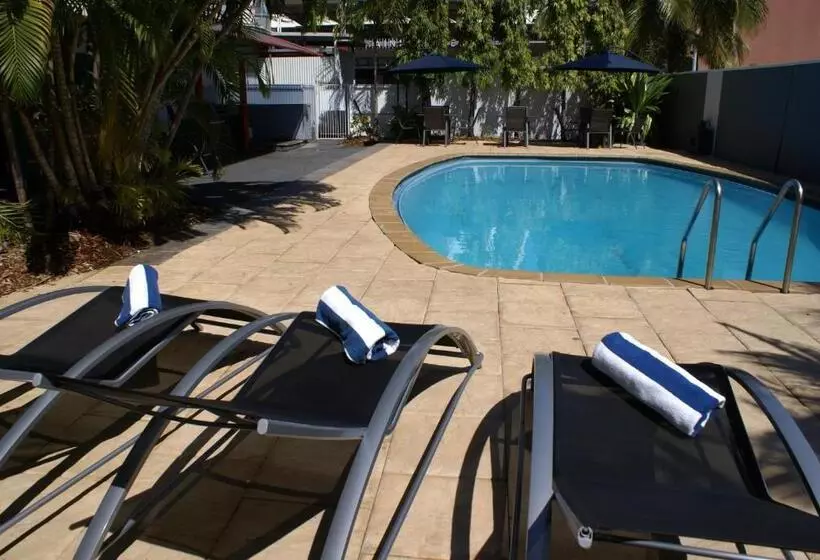 Hotel Darwin Poinciana Inn