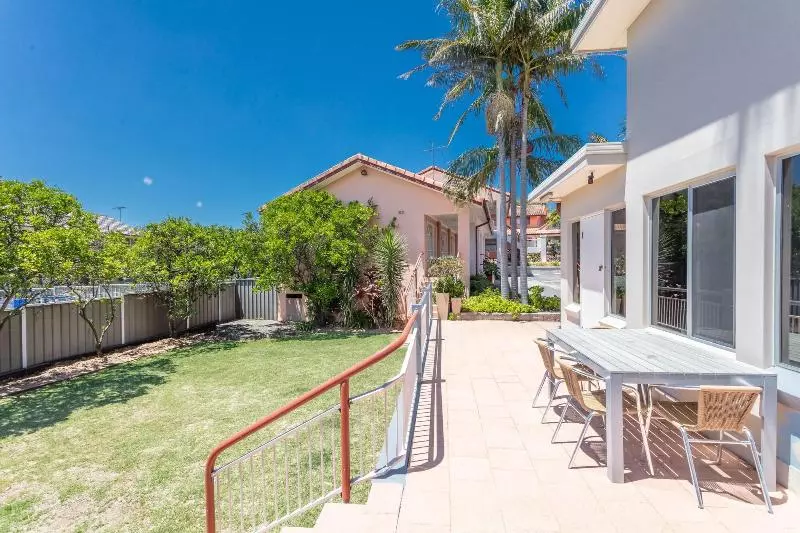 Отель Engadine Motor Inn