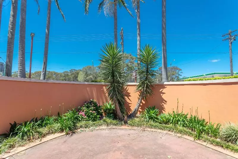 Отель Engadine Motor Inn