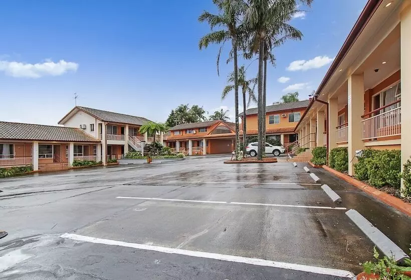 Отель Engadine Motor Inn