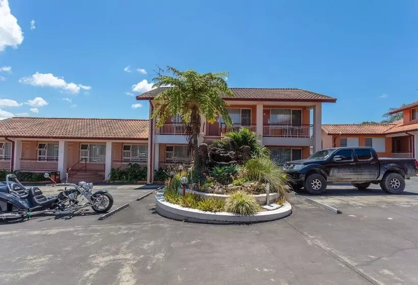 Отель Engadine Motor Inn