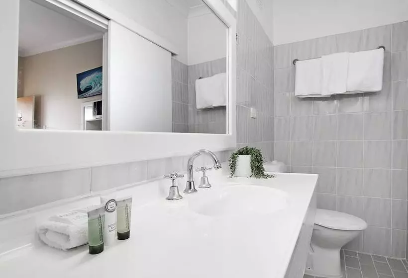 Отель Engadine Motor Inn