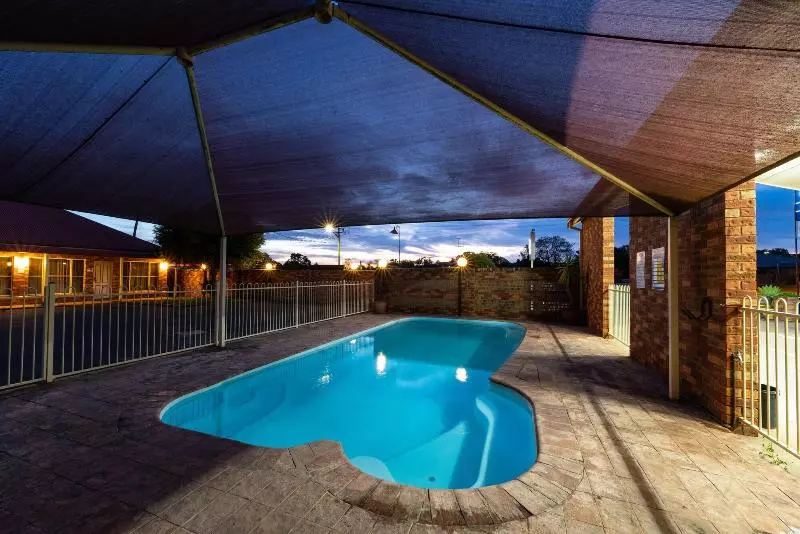 Hotelli Parkes International