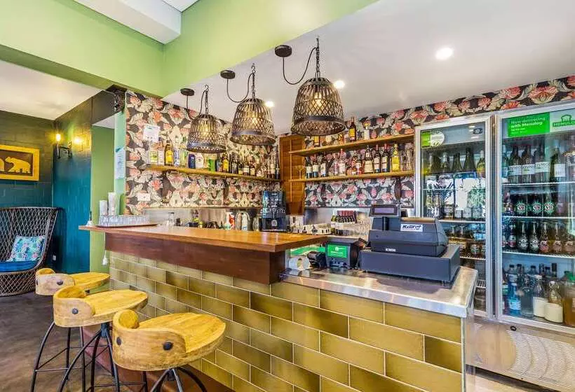 Airport Heritage Motel