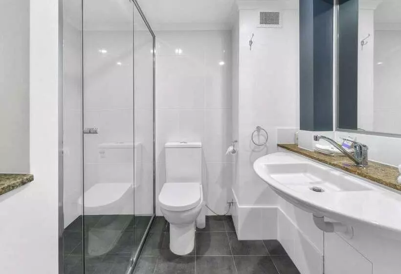 Airport Heritage Motel