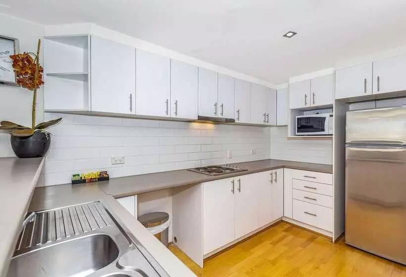 Airport Heritage Motel