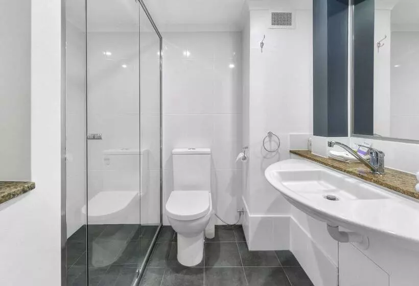 Airport Heritage Motel