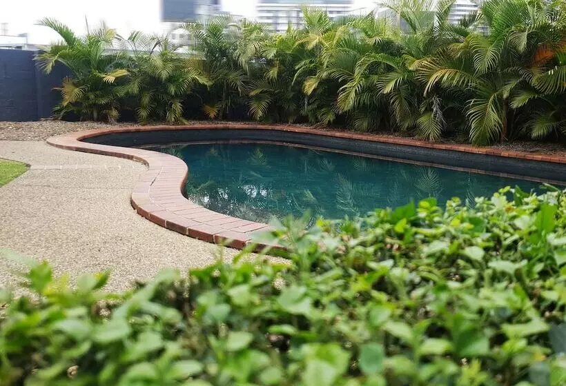 Airport Heritage Motel