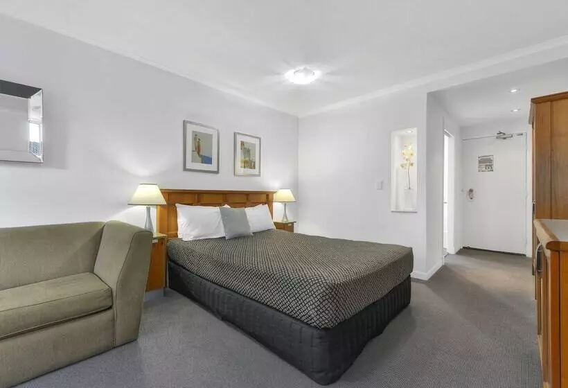 Airport Heritage Motel