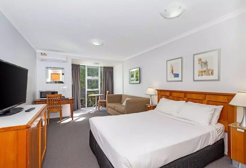 Airport Heritage Motel