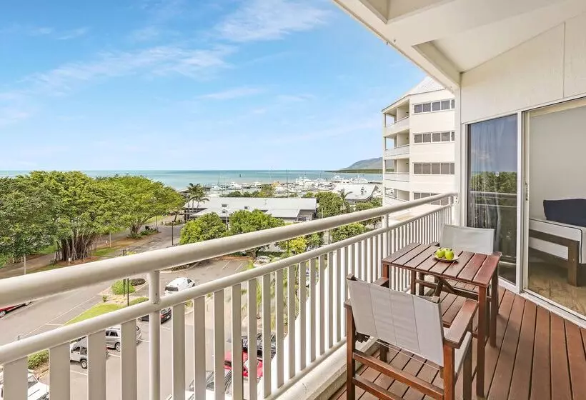 בית מלון כפרי Shangrila The Marina, Cairns