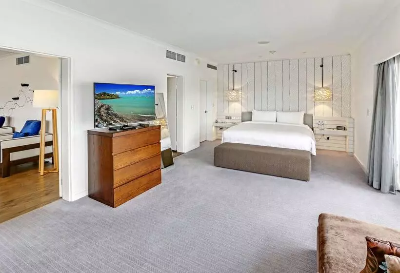 בית מלון כפרי Shangrila The Marina, Cairns