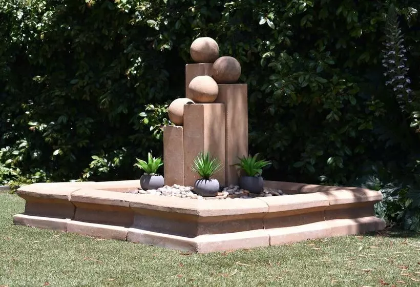 Мотель Town House Motor Inn