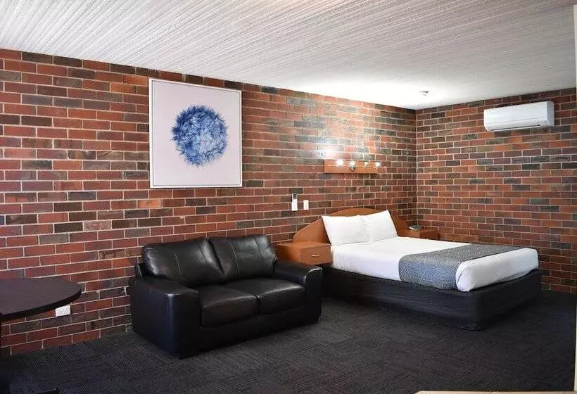 Мотель Town House Motor Inn