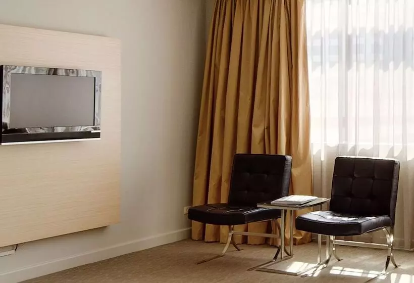 Quality Hotel Ambassador Perth