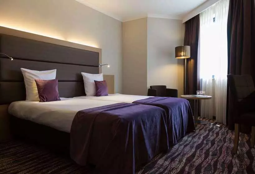 ホテル Restaurant Van Der Valk Nivelles Sud