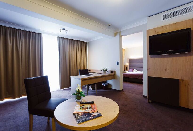 בית מלון כפרי Restaurant Van Der Valk Nivelles Sud