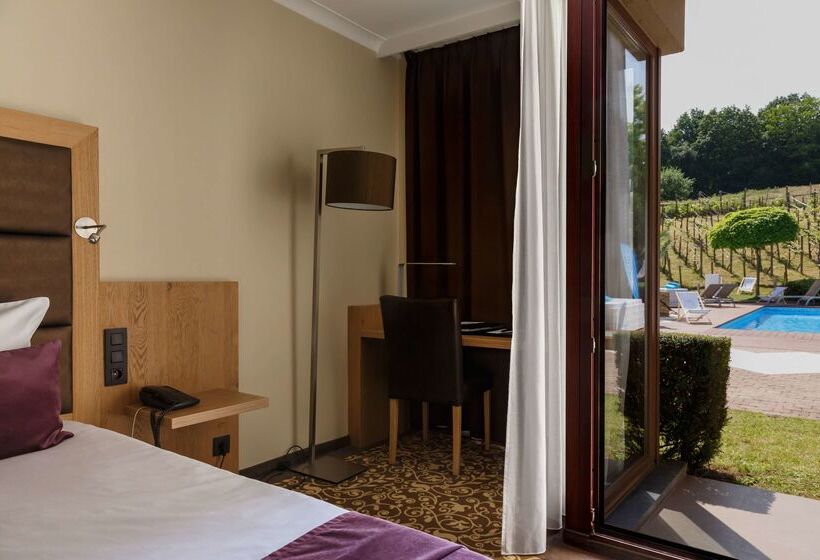 בית מלון כפרי Restaurant Van Der Valk Nivelles Sud