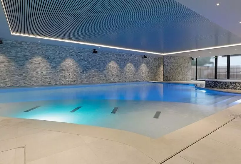 ホテル Restaurant Van Der Valk Nivelles Sud