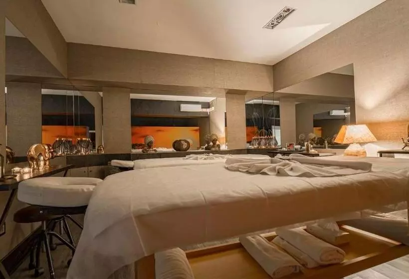 Roc Blanc Hotel & Spa