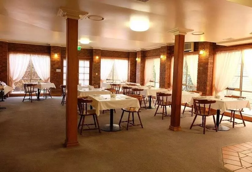 Отель St. Georges Motor Inn