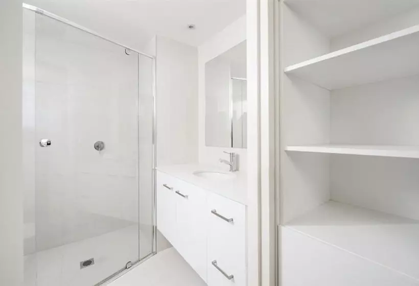 Paradise Centre Apartments