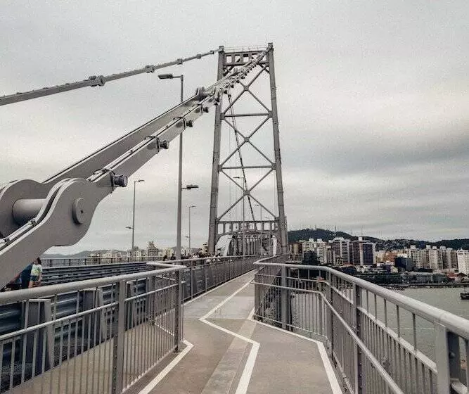 בית מלון כפרי Cambirela