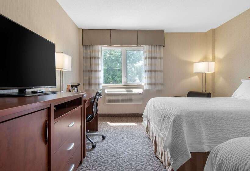 Clarion Hotel & Suites