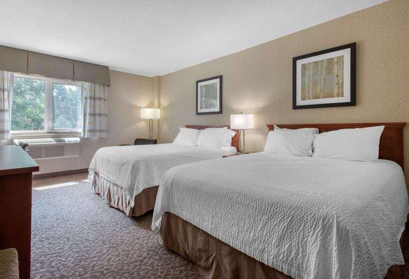 Clarion Hotel & Suites