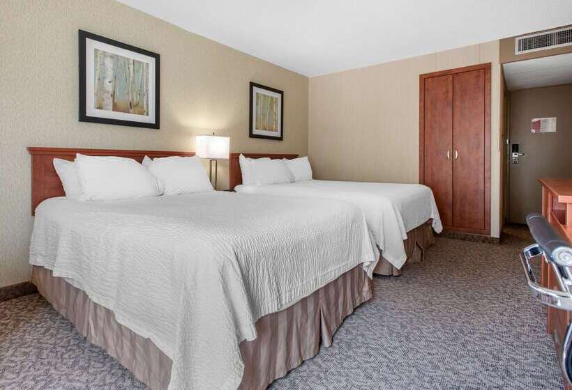 Clarion Hotel & Suites