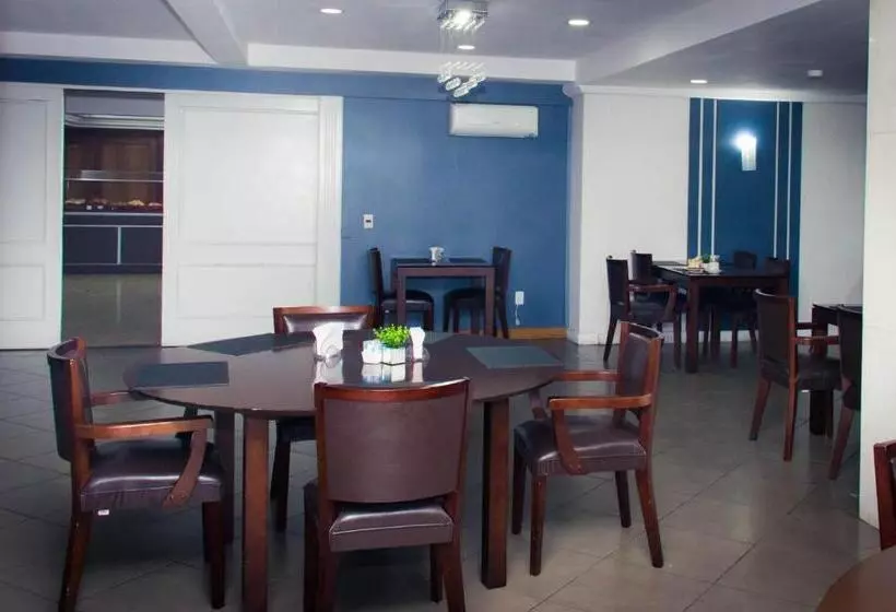 Embaixador Hotel By Fast10