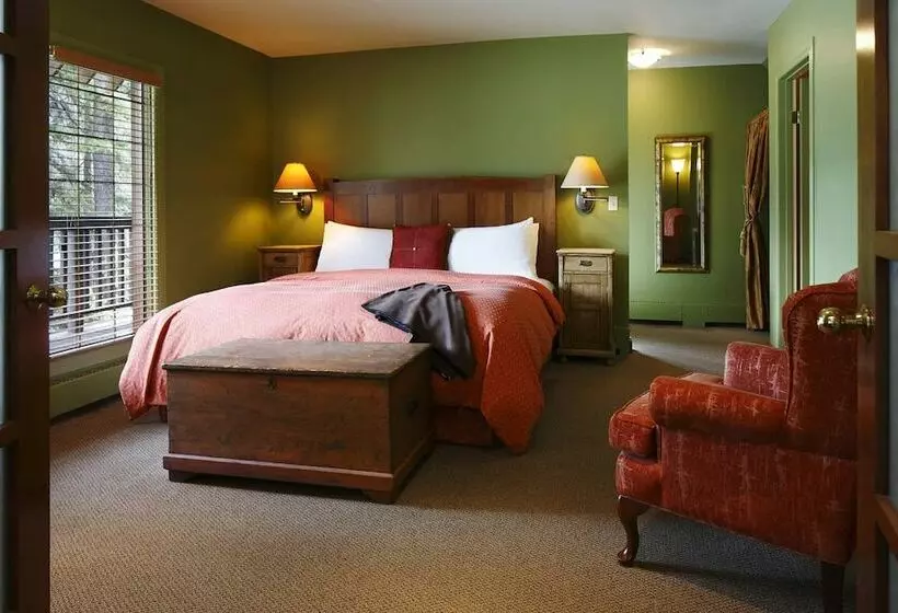 Hotel Emerald Lake Lodge