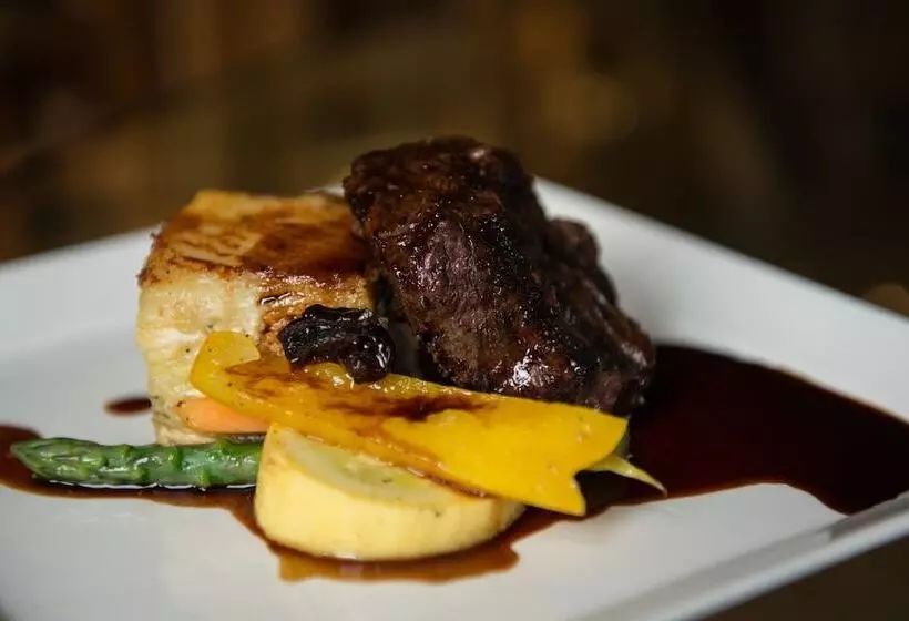 Hotel Emerald Lake Lodge