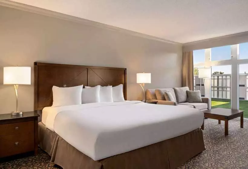 Szálloda Ramada By Wyndham Cornwall