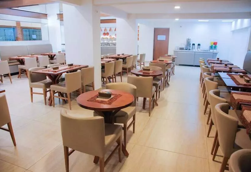 Hotel Slim Pajuçara By Tropicalis