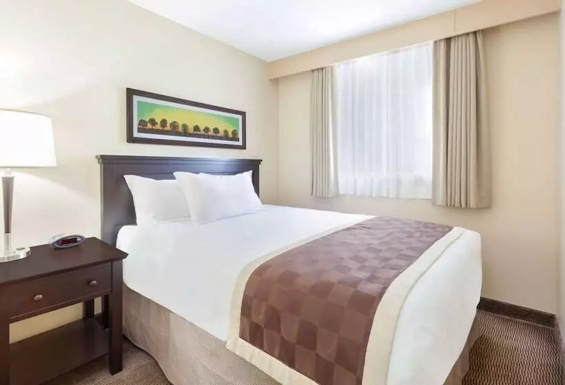 Hotel Baymont By Wyndham Red Deer