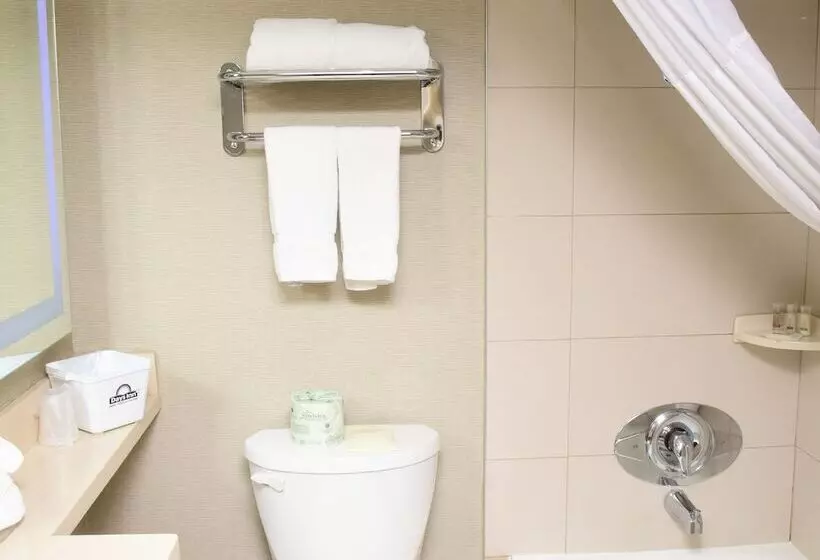 酒店 Days Inn By Wyndham Ottawa