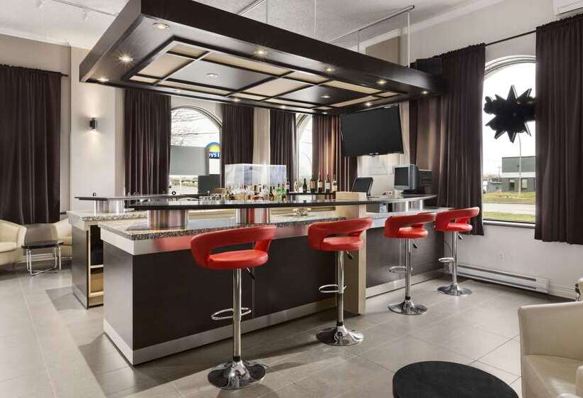 فندق Days Inn & Conference Centre By Wyndham Montreal Airport
