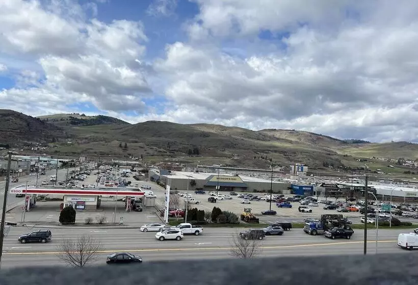 Hotel Divya Sutra Plaza And Conference Centre, Vernon, Bc