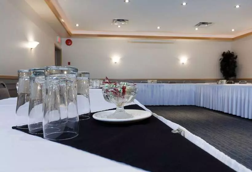 Hotel Divya Sutra Plaza And Conference Centre, Vernon, Bc